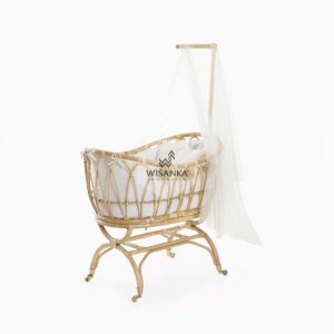 Lomy Rattan Crib with wheels